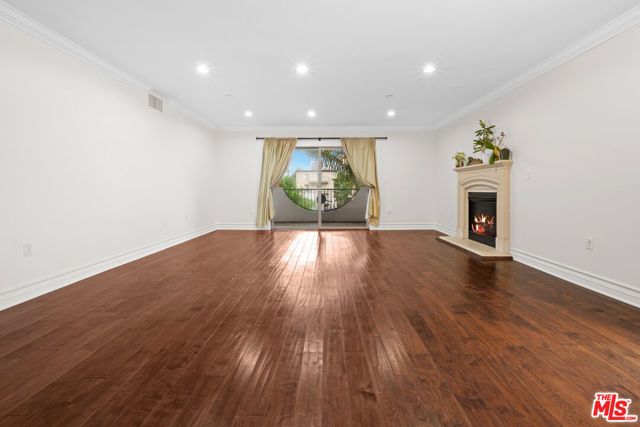 1621 Barry Avenue 301, Los Angeles, CA 90025
