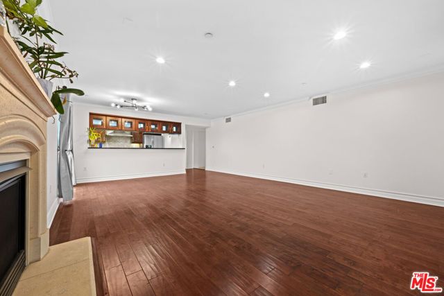 1621 Barry Avenue 301, Los Angeles, CA 90025