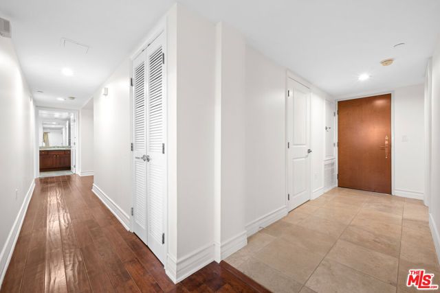 1621 Barry Avenue 301, Los Angeles, CA 90025
