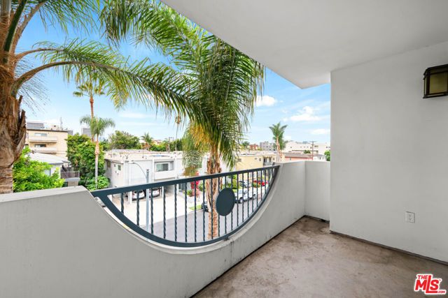 1621 Barry Avenue 301, Los Angeles, CA 90025