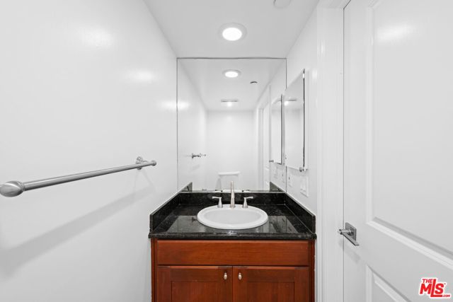 1621 Barry Avenue 301, Los Angeles, CA 90025