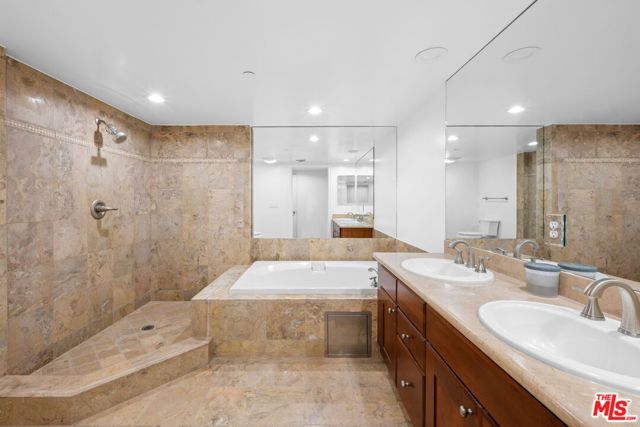 1621 Barry Avenue 301, Los Angeles, CA 90025