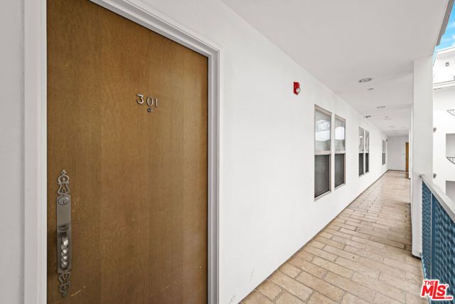 1621 Barry Avenue 301, Los Angeles, CA 90025