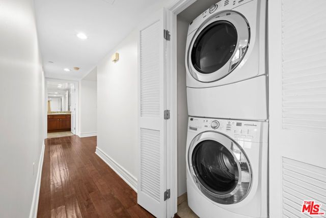 1621 Barry Avenue 301, Los Angeles, CA 90025