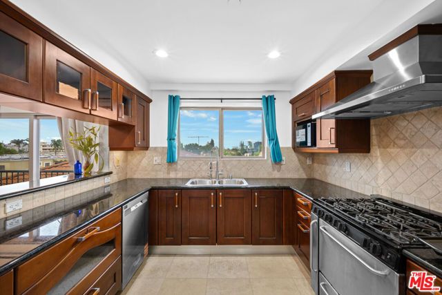 1621 Barry Avenue 301, Los Angeles, CA 90025