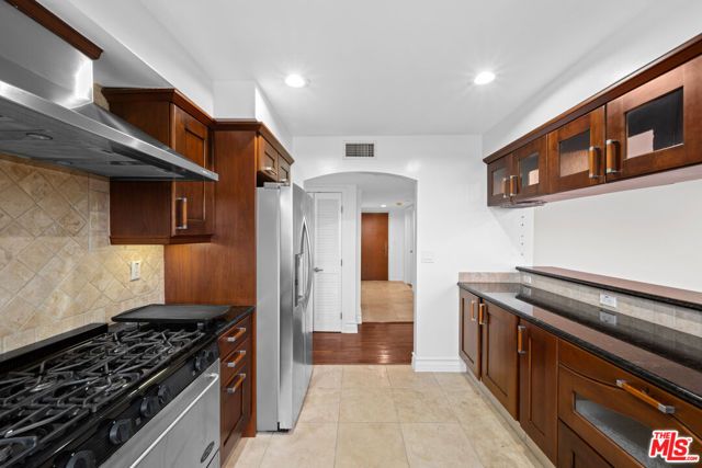 1621 Barry Avenue 301, Los Angeles, CA 90025
