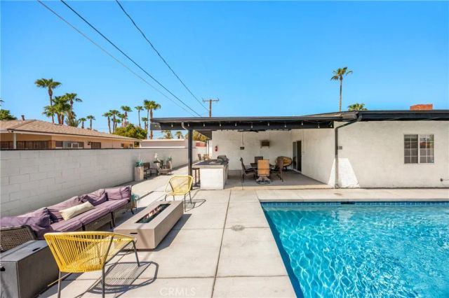 589 S Mountain View Drive, Palm Springs, CA 92264