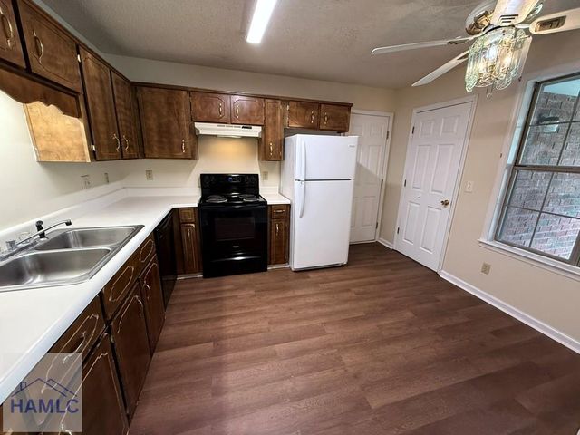 1477 Ben Gay Way, Hinesville, GA 31313