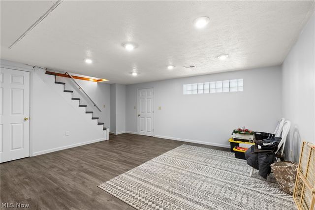 12 Cross Street, Bridgeport, OH 43912
