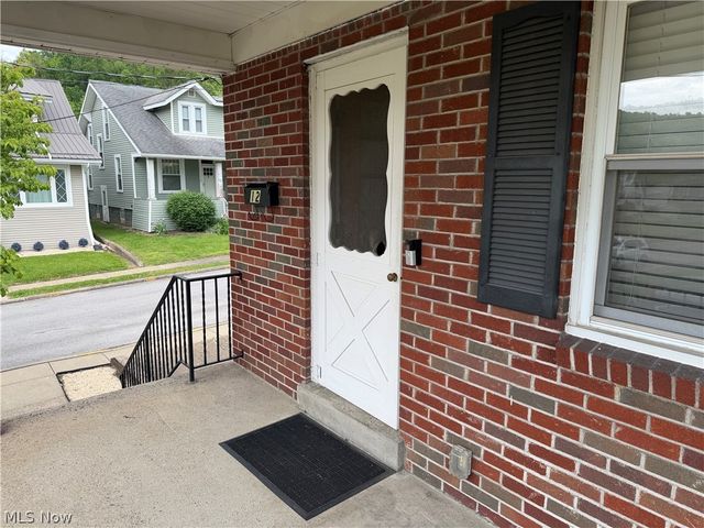 12 Cross Street, Bridgeport, OH 43912