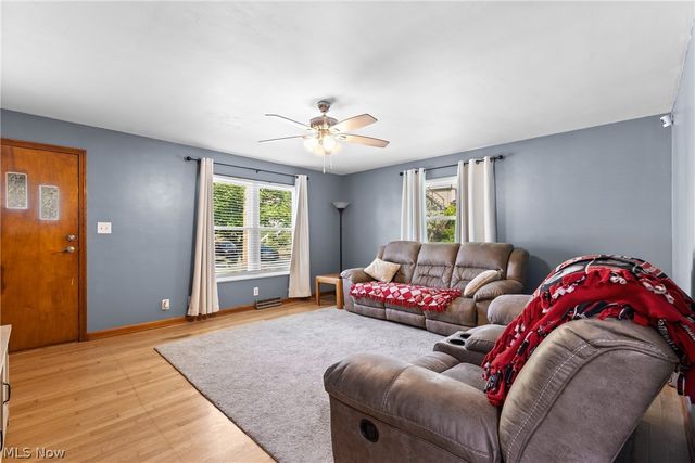 12 Cross Street, Bridgeport, OH 43912