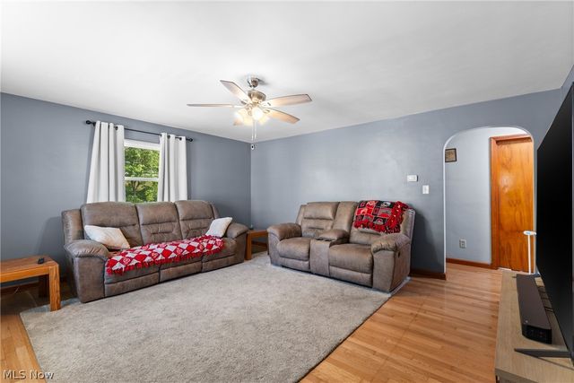 12 Cross Street, Bridgeport, OH 43912