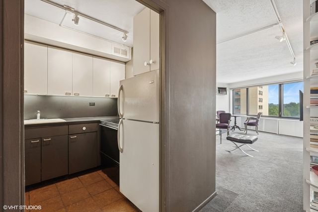 3100 N Lake Shore Drive 611, Chicago, IL 60657