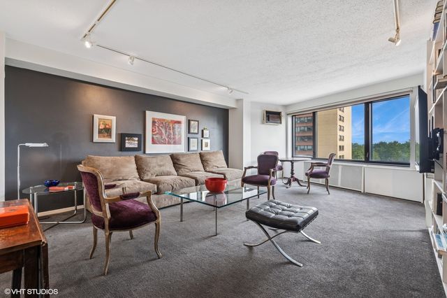 3100 N Lake Shore Drive 611, Chicago, IL 60657