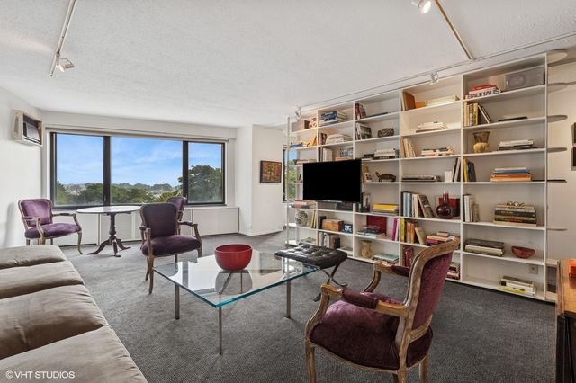 3100 N Lake Shore Drive 611, Chicago, IL 60657