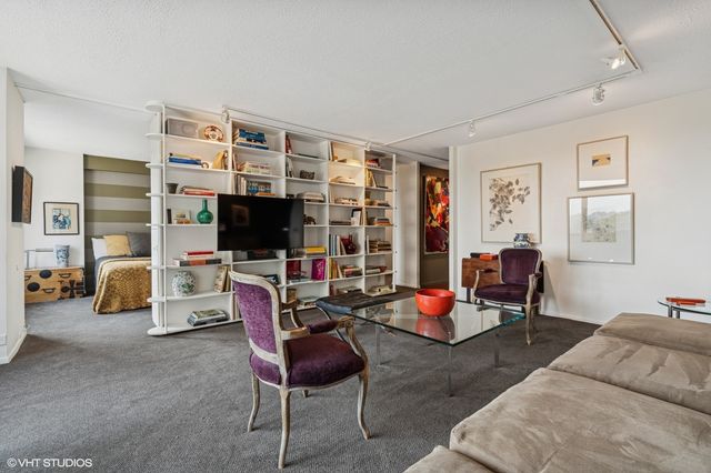 3100 N Lake Shore Drive 611, Chicago, IL 60657