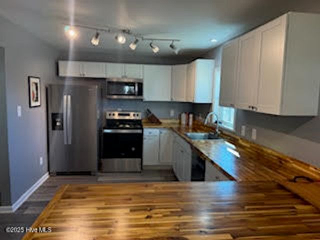 126 Bobs Lane, Newport, NC 28570