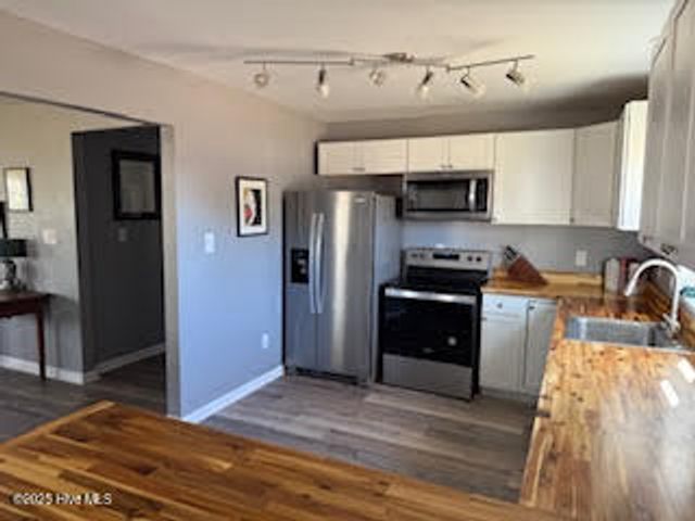 126 Bobs Lane, Newport, NC 28570