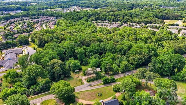 1321 Mecklenburg Highway, Mooresville, NC 28115