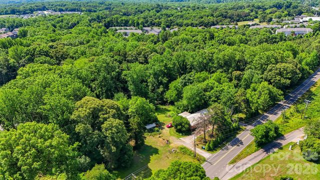 1321 Mecklenburg Highway, Mooresville, NC 28115