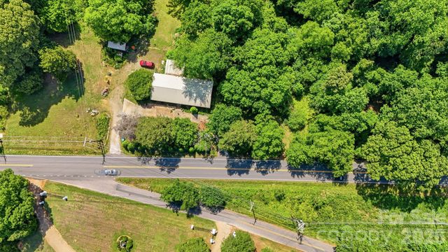 1321 Mecklenburg Highway, Mooresville, NC 28115