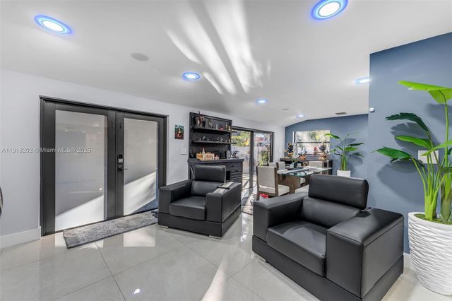 11830 SW 104th Ln, Miami, FL 33186