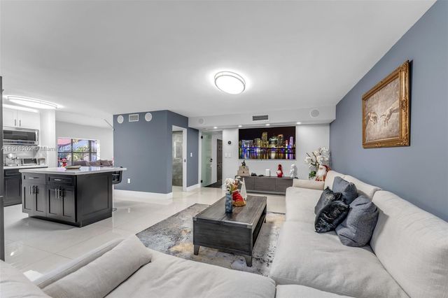 11830 SW 104th Ln, Miami, FL 33186