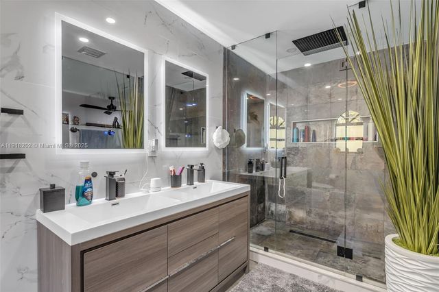 11830 SW 104th Ln, Miami, FL 33186