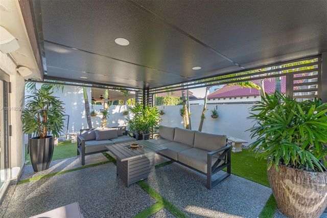 11830 SW 104th Ln, Miami, FL 33186