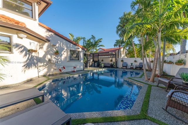 11830 SW 104th Ln, Miami, FL 33186