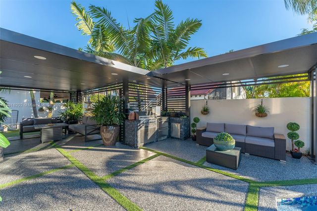 11830 SW 104th Ln, Miami, FL 33186