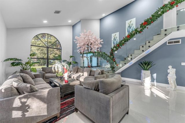 11830 SW 104th Ln, Miami, FL 33186