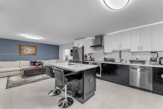 11830 SW 104th Ln, Miami, FL 33186