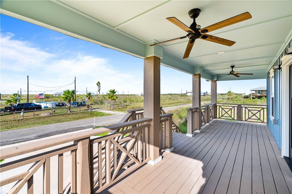 324 W Live Oak Lane, Rockport, TX 78382 — photo 3