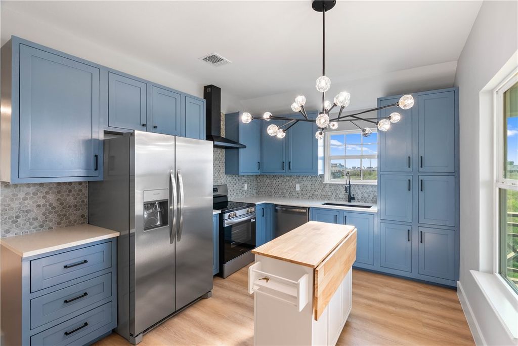 324 W Live Oak Lane, Rockport, TX 78382 — photo 4