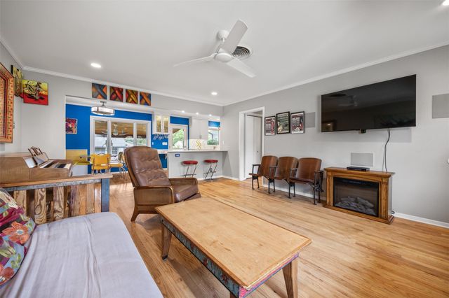 2410 Elmglen DR, Austin, TX 78704