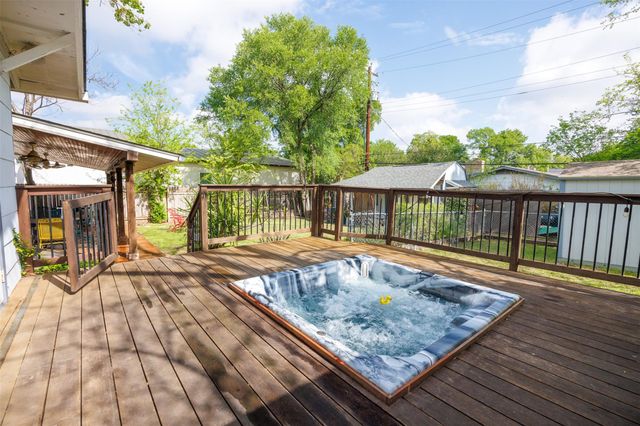 2410 Elmglen DR, Austin, TX 78704
