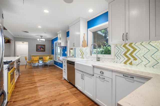 2410 Elmglen DR, Austin, TX 78704