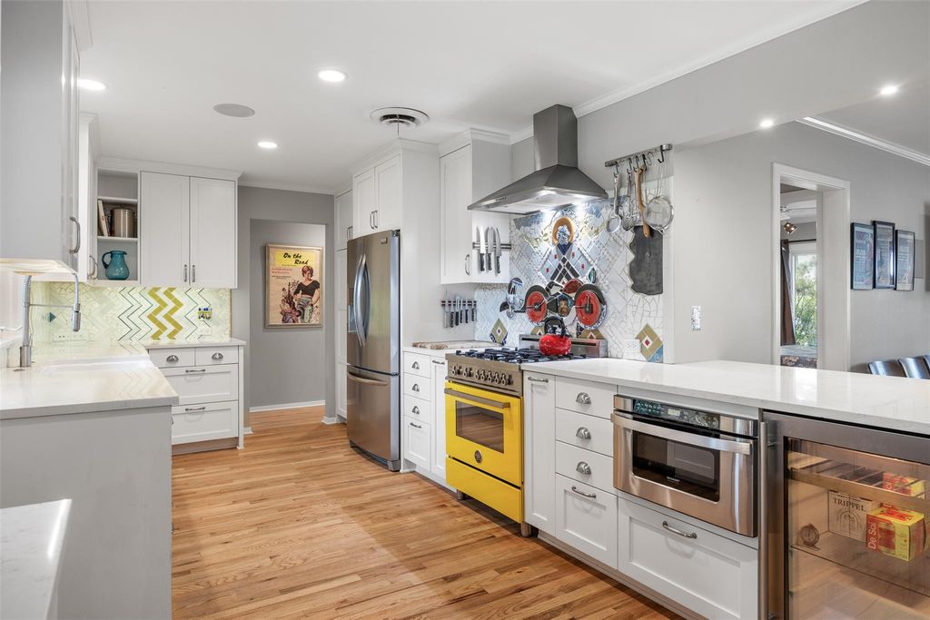 2410 Elmglen DR, Austin, TX 78704