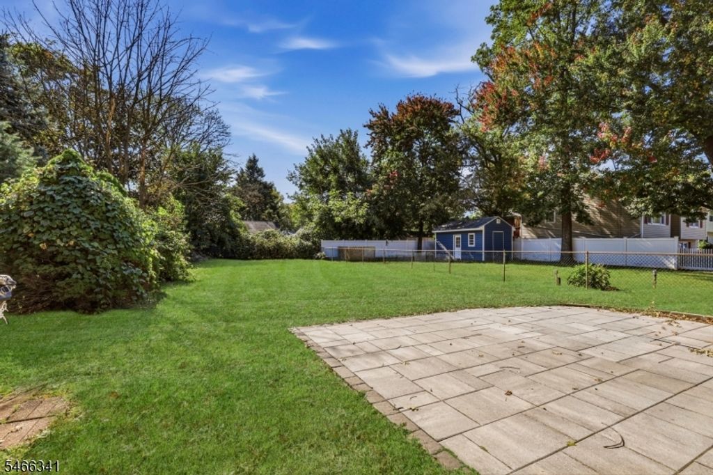 111 Ayers Pl, South Bound Brook Boro, NJ 08880 — photo 5
