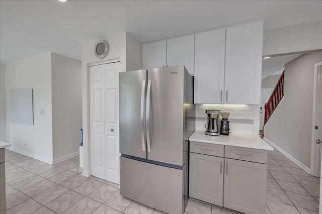 1355 Beckett Lane, Schaumburg, IL 60173