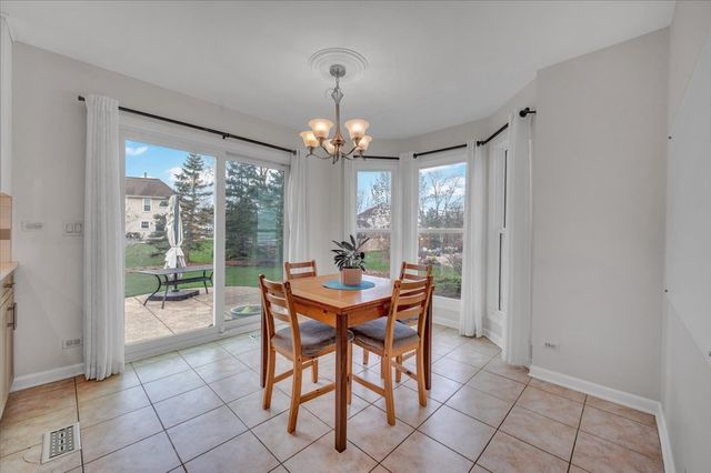 1355 Beckett Lane, Schaumburg, IL 60173