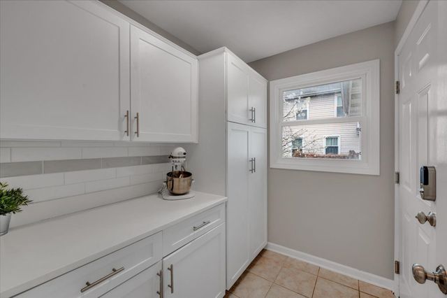 1355 Beckett Lane, Schaumburg, IL 60173