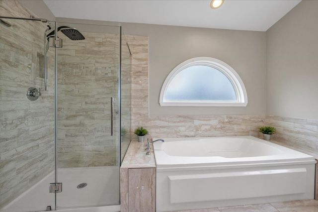 1355 Beckett Lane, Schaumburg, IL 60173