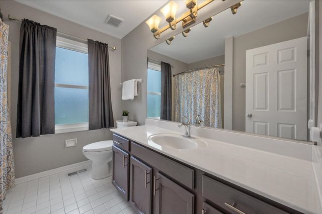 1355 Beckett Lane, Schaumburg, IL 60173