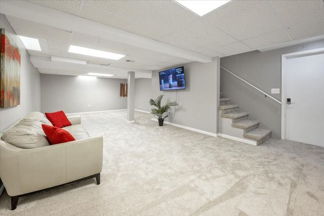 1355 Beckett Lane, Schaumburg, IL 60173