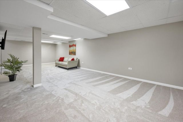 1355 Beckett Lane, Schaumburg, IL 60173