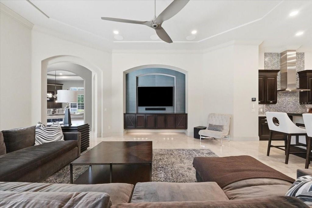 Image 24 of property listing at 13431 BELLARIA CIRCLE, Windermere, FL 34786