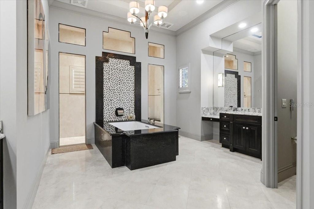Image 32 of property listing at 13431 BELLARIA CIRCLE, Windermere, FL 34786