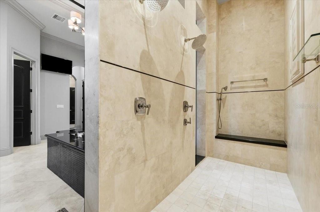 Image 35 of property listing at 13431 BELLARIA CIRCLE, Windermere, FL 34786
